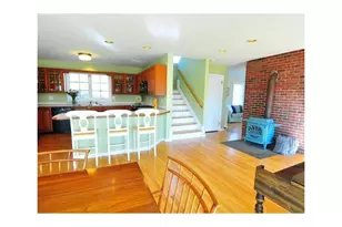 26 Peggy Ln, Portsmouth, RI 02871 - Photo 4