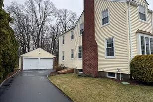 20 Hilltop Dr, Cranston, RI 02920 - Photo 2