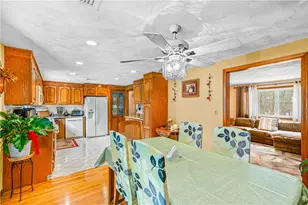 21 Hampton Ave, Warwick, RI 02889 - Photo 8