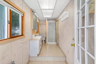 21 Hampton Ave, Warwick, RI 02889 - Photo 32