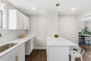 10 Woburn St, Cranston, RI 02910 - Photo 10