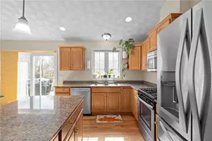 86 Bethel St, Warwick, RI 02889 - Photo 6