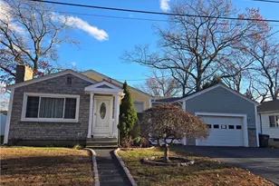 29 Dakota St, Providence, RI 02904 - Photo 1