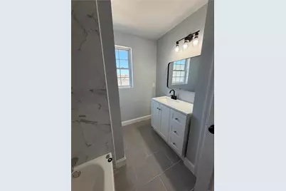 362 Kenyon Avenue, Pawtucket, RI 02861 - Photo 16