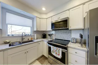 2 E Boulevard #2, Middletown, RI 02842 - Photo 16