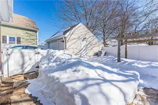 671 Benefit St, Pawtucket, RI 02861 - Photo 30