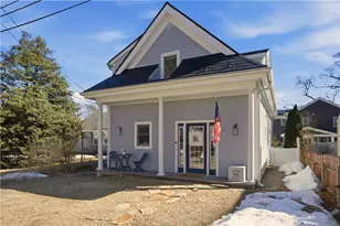 7 Hawthorne Ave, Bristol, RI 02809 - Photo 2