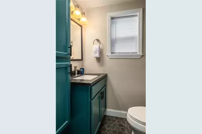 20 Peach Avenue, Providence, RI 02906 - Photo 16
