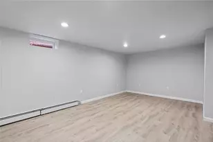 91 Tyndall Ave, Providence, RI 02908 - Photo 16