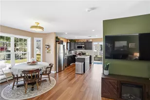 12 Dean Ct, Warwick, RI 02889 - Photo 8