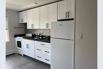 38 Rhode Island Avenue #5, Newport, RI 02840 - Photo 4