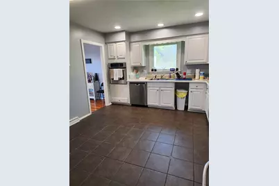 29 Algonquin Drive, Middletown, RI 02842 - Photo 2