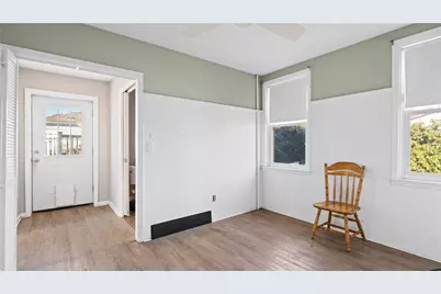 137 Colonial Avenue, Cranston, RI 02910 - Photo 10