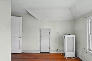 137 Colonial Ave, Cranston, RI 02910 - Photo 18