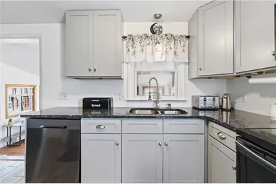 67 Garnet Street, West Warwick, RI 02893 - Photo 8