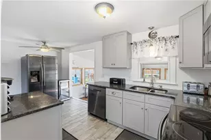 67 Garnet St, West Warwick, RI 02893 - Photo 6