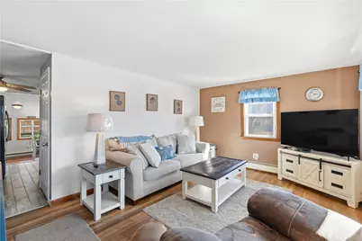 67 Garnet Street, West Warwick, RI 02893 - Photo 4