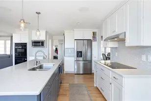 176 Heidi Dr, Portsmouth, RI 02871 - Photo 4