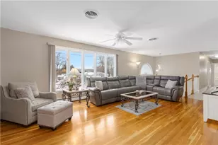 105 Coldbrook Dr, Cranston, RI 02920 - Photo 10