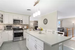 105 Coldbrook Dr, Cranston, RI 02920 - Photo 4