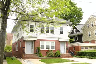 387 Lloyd Ave, Providence, RI 02906 - Photo 1