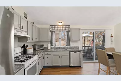 84 Crestwood Drive, West Warwick, RI 02893 - Photo 10