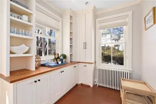 89 Gibbs Ave, Newport, RI 02840 - Photo 14