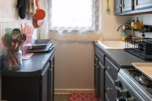 12 Louisburg Pl, Providence, RI 02909 - Photo 10