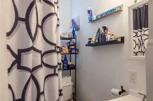 12 Louisburg Pl, Providence, RI 02909 - Photo 6