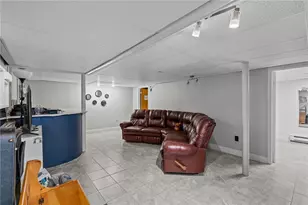 123 Mauran St, Cranston, RI 02910 - Photo 22