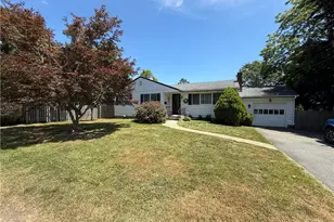8 McCormick Rd, Newport, RI 02840 - Photo 14