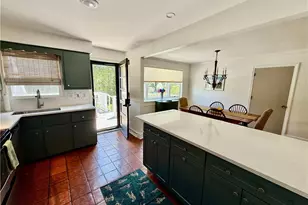 8 McCormick Rd, Newport, RI 02840 - Photo 4