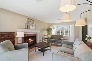 242 Brettonwoods Dr, Cranston, RI 02920 - Photo 4