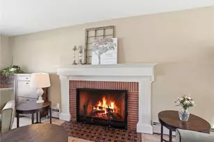 242 Brettonwoods Dr, Cranston, RI 02920 - Photo 8