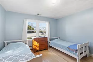 242 Brettonwoods Dr, Cranston, RI 02920 - Photo 32