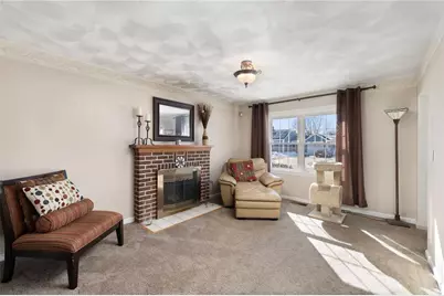 239 Ausdale Road, Cranston, RI 02910 - Photo 4