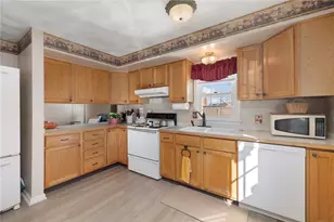 239 Ausdale Rd, Cranston, RI 02910 - Photo 8