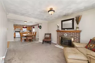 239 Ausdale Rd, Cranston, RI 02910 - Photo 6