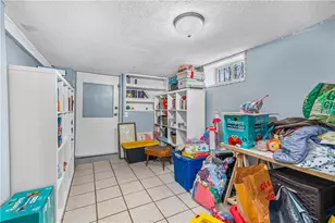 40 Calder St, Providence, RI 02907 - Photo 24