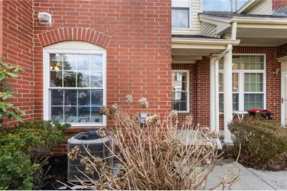 626 Smithfield Road #906, North Providence, RI 02904 - Photo 2