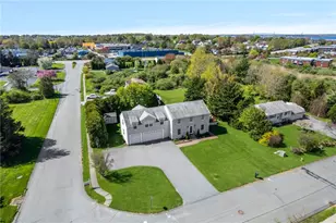 136 Corporate Pl, Middletown, RI 02842 - Photo 4