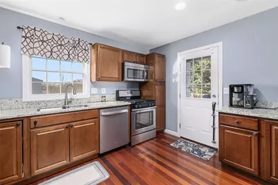 136 Corporate Place, Middletown, RI 02842 - Photo 10