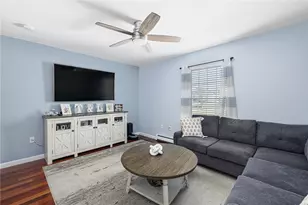 136 Corporate Pl, Middletown, RI 02842 - Photo 8