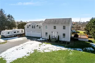 136 Corporate Pl, Middletown, RI 02842 - Photo 6