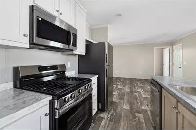 38 Lowell Avenue, Pawtucket, RI 02861 - Photo 10