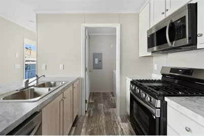 38 Lowell Avenue, Pawtucket, RI 02861 - Photo 8