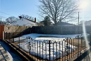 327 Rhode Island Ave, Pawtucket, RI 02860 - Photo 24