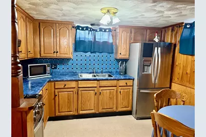 327 Rhode Island Avenue, Pawtucket, RI 02860 - Photo 16