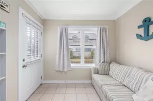 24 Morgan St, Newport, RI 02840 - Photo 2