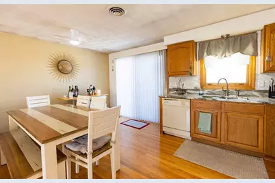 21 Chesterfield Avenue, Warwick, RI 02889 - Photo 6